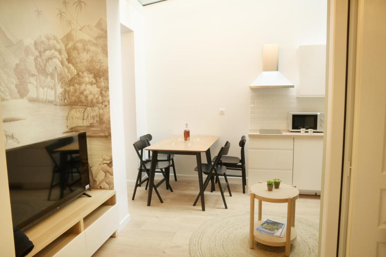 T2 Avec Verriere Situe En Hyper Centre Avec Wifi, Linge, Draps, Savons Et Serviettes Fournis Cognac Buitenkant foto